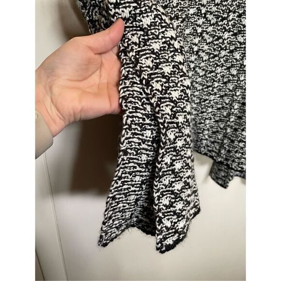 Chicos Black-And-White Knit Ruana One Size - Picture 14 of 15